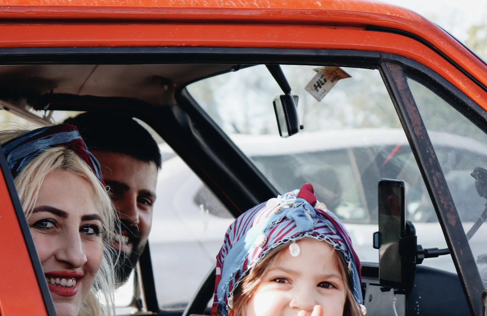 En familie er på bilferie